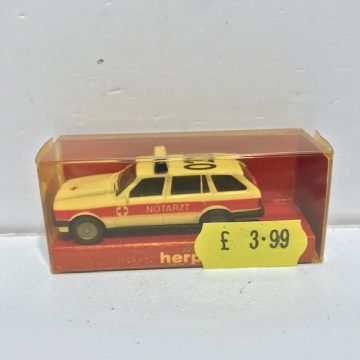 Herpa 1/87 HO Scale 041096 BMW E30 325i Touring Notarzt Boxed