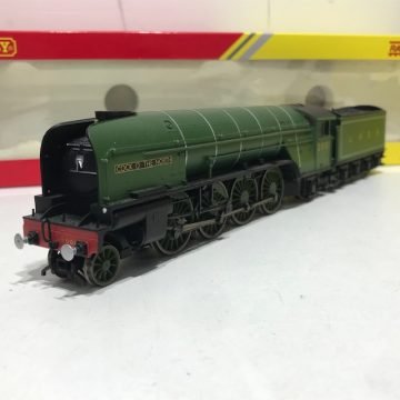 Hornby Railroad R3171 LNER 2-8-2 P2 '2001 'Cock O The North' DCC Ready Boxed