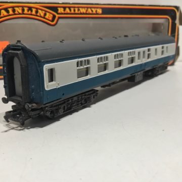 Mainline 37-102 BR Blue & Grey Mk1 BSK Brake Coach Wrong Box